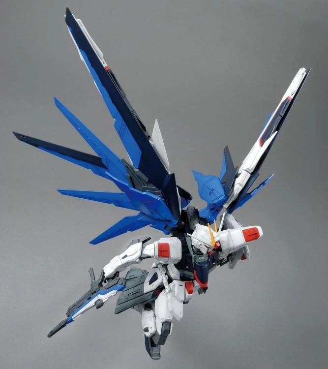 Bandai MG 1/100 Freedom Gundam (Ver 2.0) - Image 4