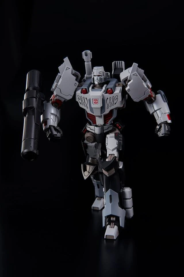 Bandai Megatron IDW (Autobot Ver.) - Image 9