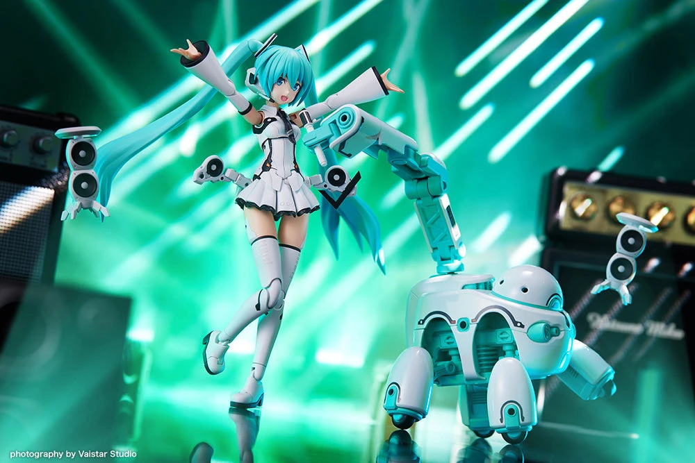 Kotobukiya Vocaloid Frame Music Girl Hatsune Miku (Maruttoys Ver.) & Tamotu (Miku Ver.) Model Kit Set - Image 2