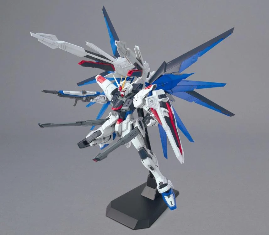 Bandai MG 1/100 Freedom Gundam (Ver 2.0) - Image 8