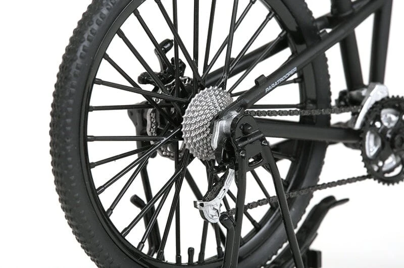 TomyTec Little Armory 1/12 LM004 Montague Paratrooper Pro Folding MTB Bike - Image 16